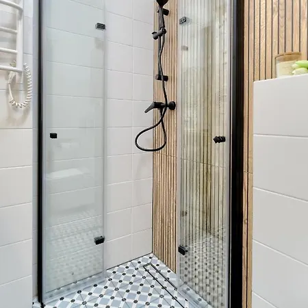 4 Pory Roku- 200m Plaza, Prywatny Parking Apartment Sopot