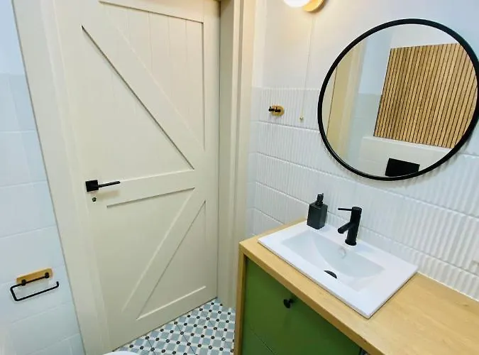 4 Pory Roku- 200m Plaza, Prywatny Parking Daire